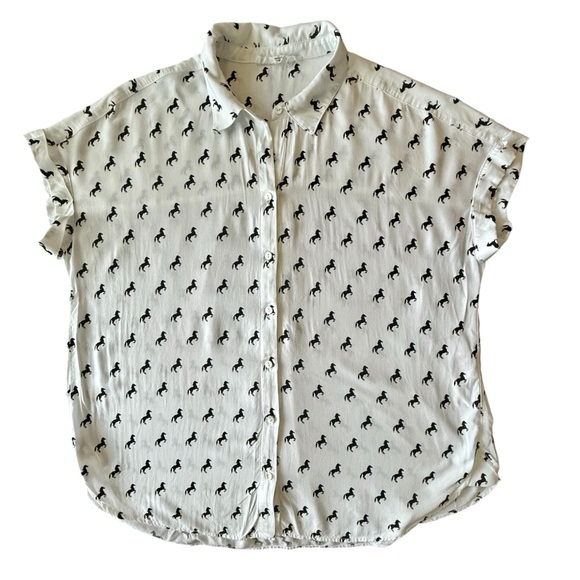 Jane and Delancey Tops - Anthropologie Jane & Delancey women’s equestrian horse short sleeve top Size Med